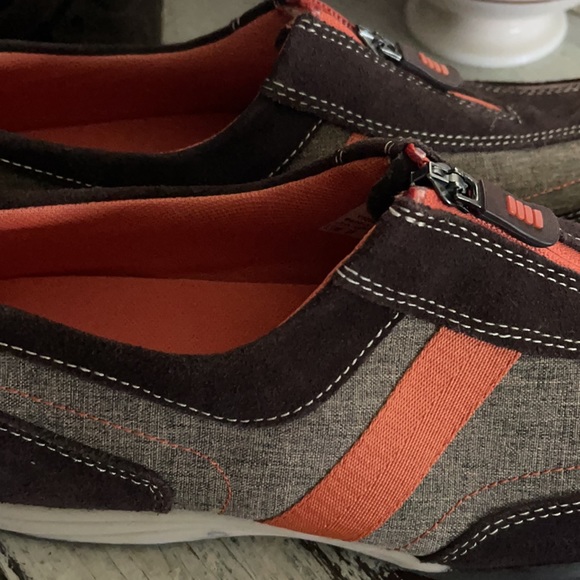 Land’s End NWT Agion Zipper Slip On Shoes Size 9.5 - Picture 4 of 10